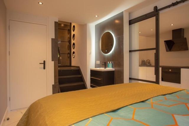 High Five Apartment *